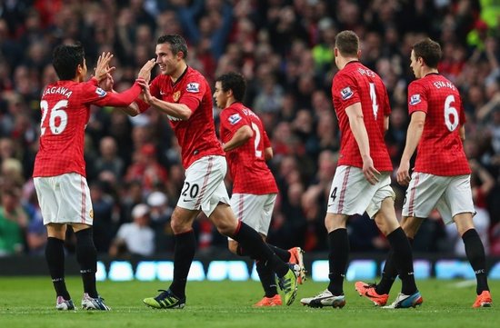 他在这里感 他在这里感